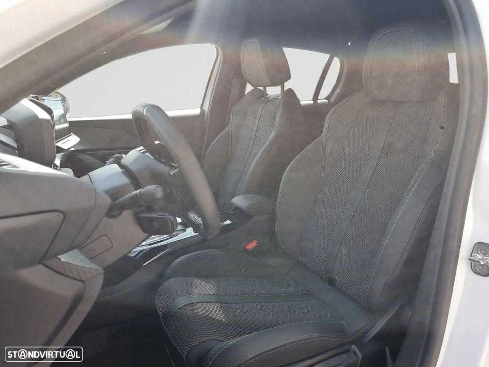 Peugeot e-208 51 kWh GT - 10