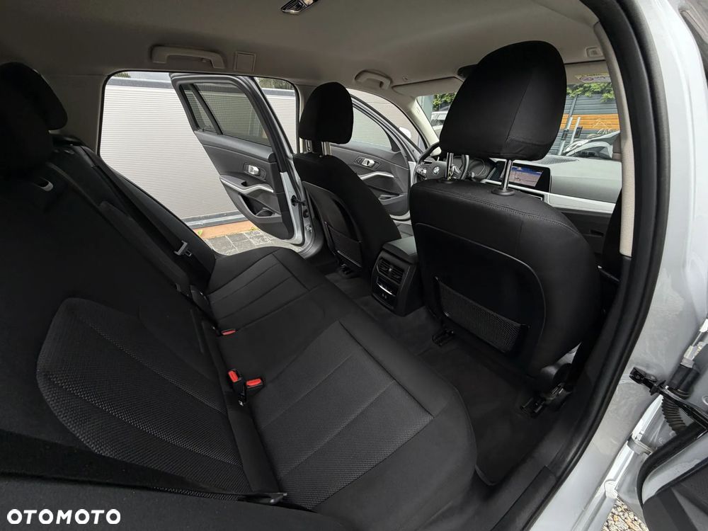 BMW Seria 3 320d Advantage - 17