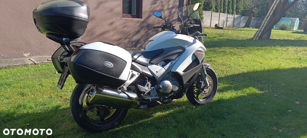 Honda VFR - 29