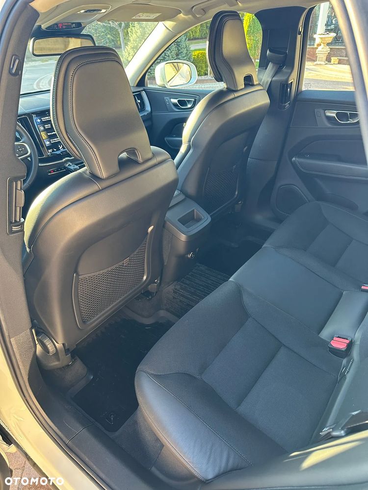 Volvo XC 60 D4 Momentum - 12