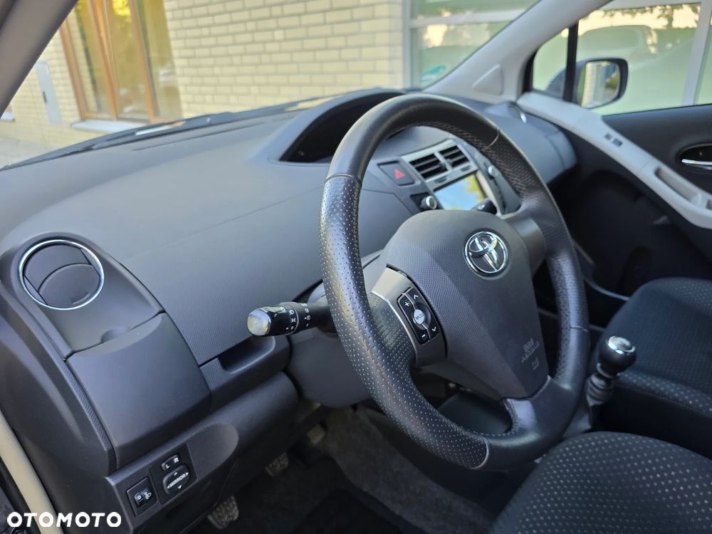 Toyota Yaris - 15
