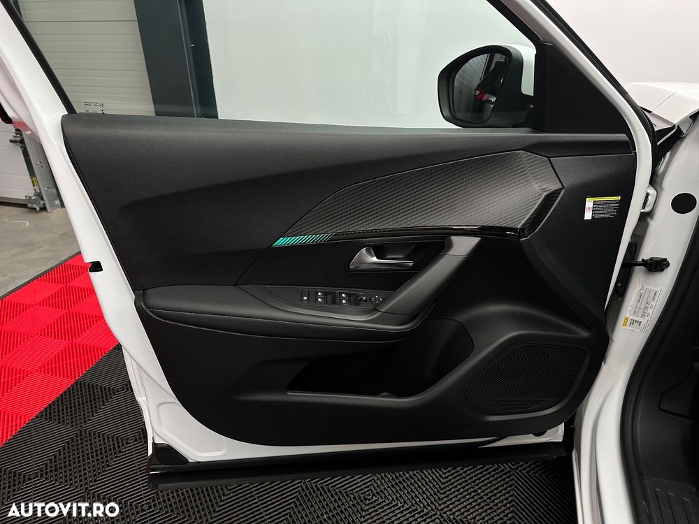 Peugeot 2008 PureTech 130 EAT8 Allure - 22