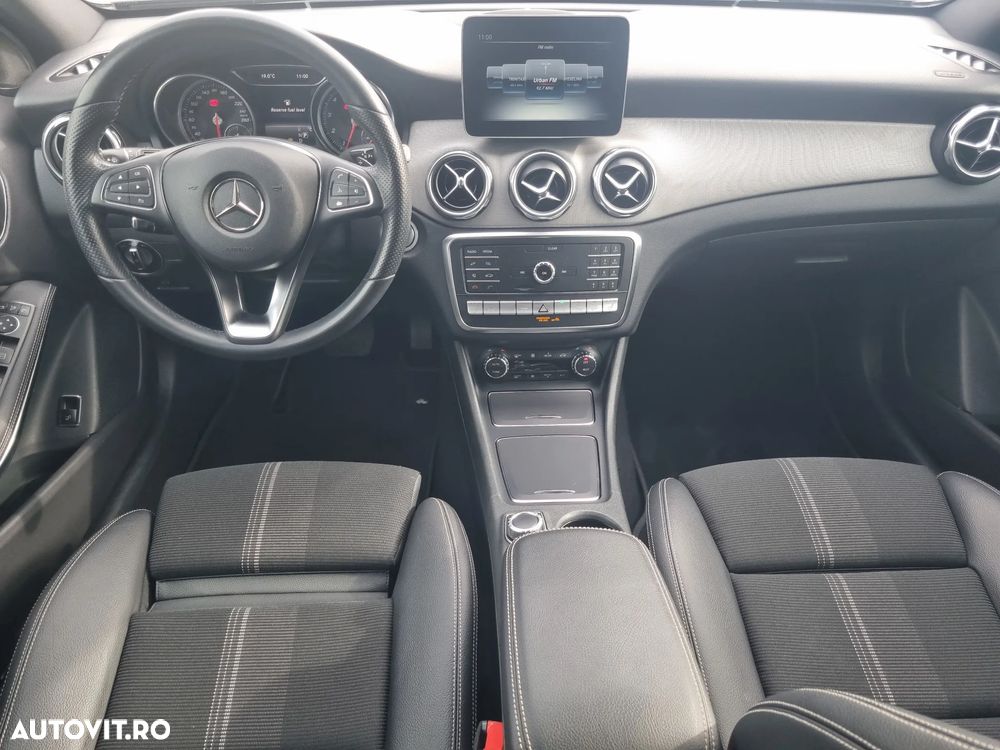 Mercedes-Benz GLA - 10