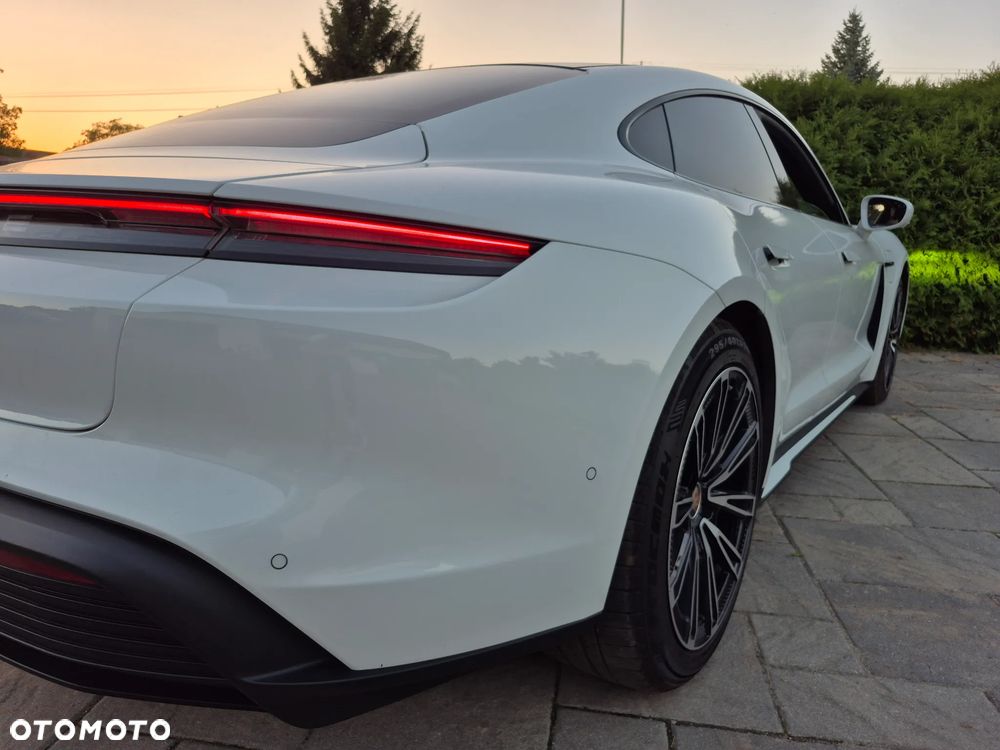 Porsche Taycan - 5