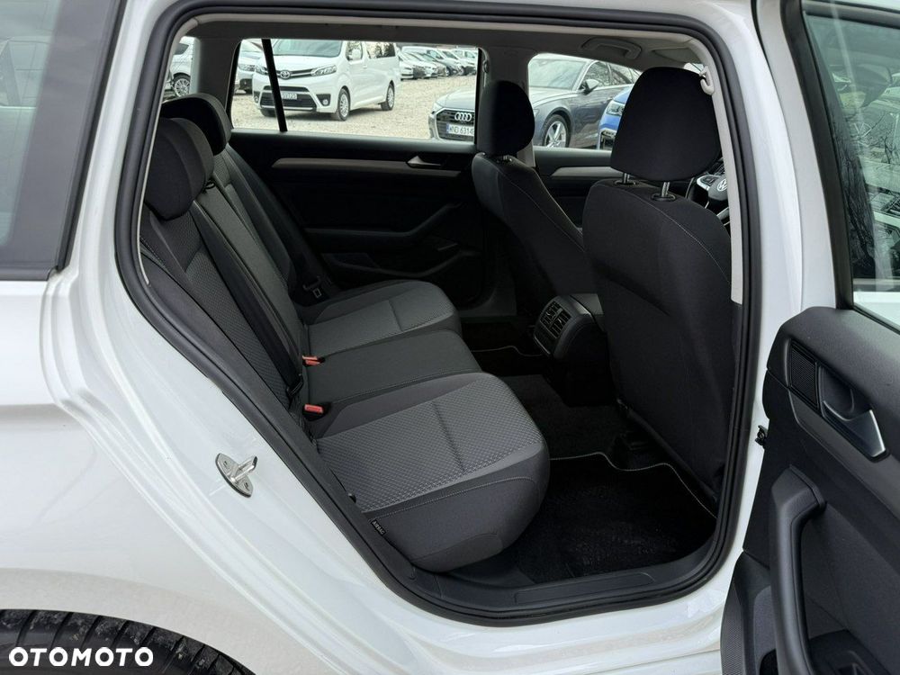 Volkswagen Passat - 23