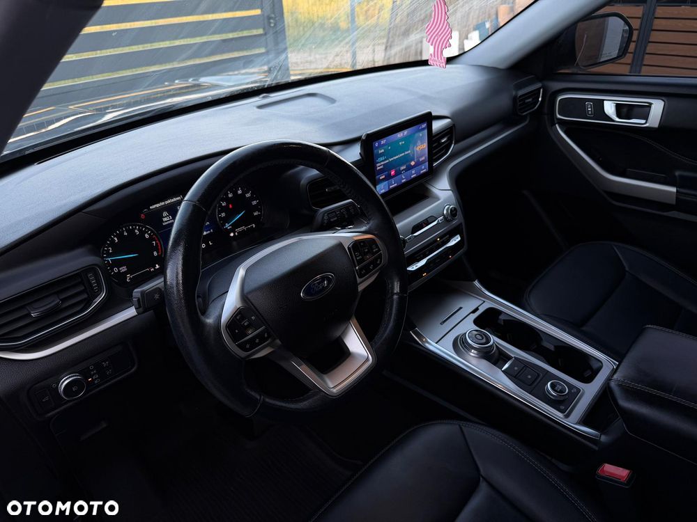 Ford Explorer - 13