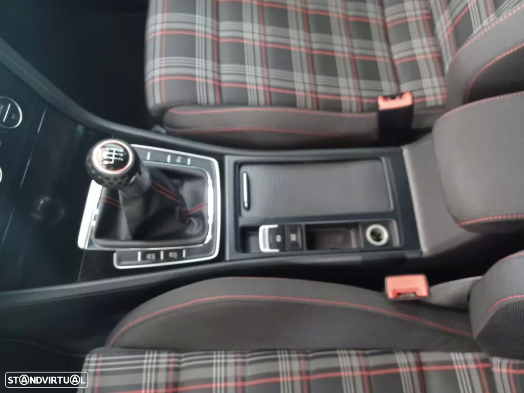 VW Golf 2.0 TSi GTi - 20