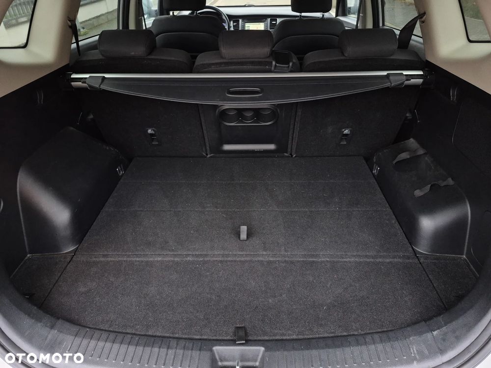 Kia Carens 1.7 CRDi 115 Dream-Team Edition - 16