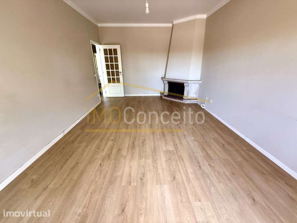 Apartamento T3 Semi Remodelado | Nossa Senhora de Fátima - Entronca... - Grande imagem: 2/18