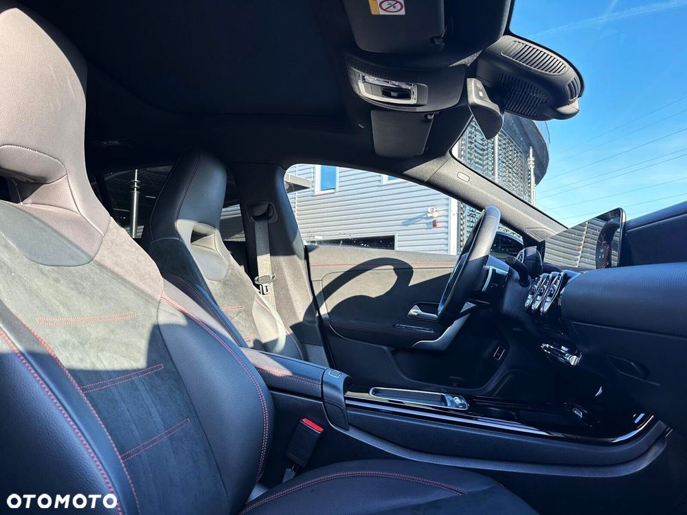 Mercedes-Benz CLA - 14