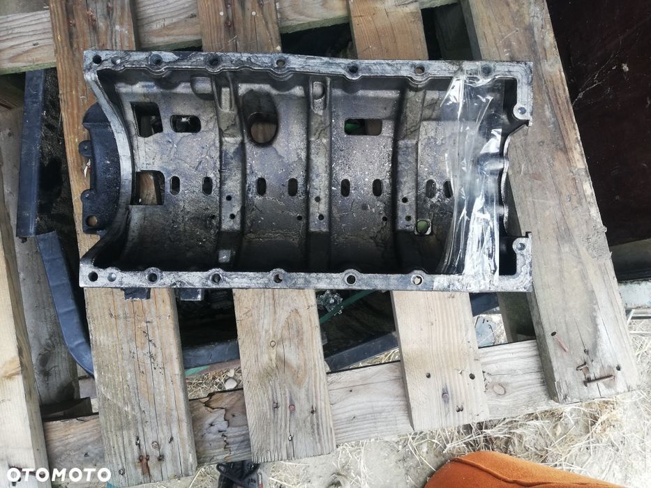 Podstawa miski olejowej Ford Mondeo mk3 1. 8 tdci - 3
