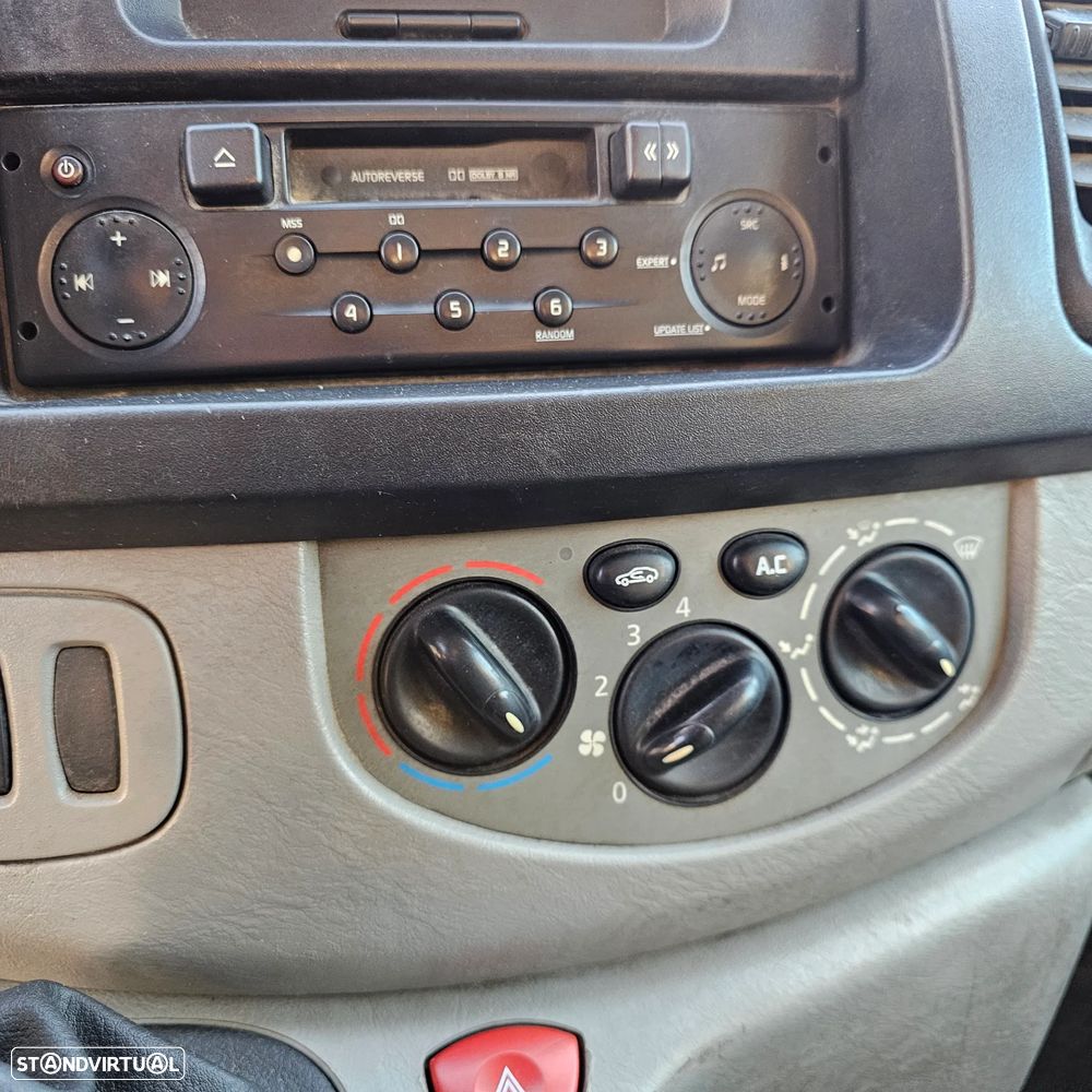 Renault Trafic - 23