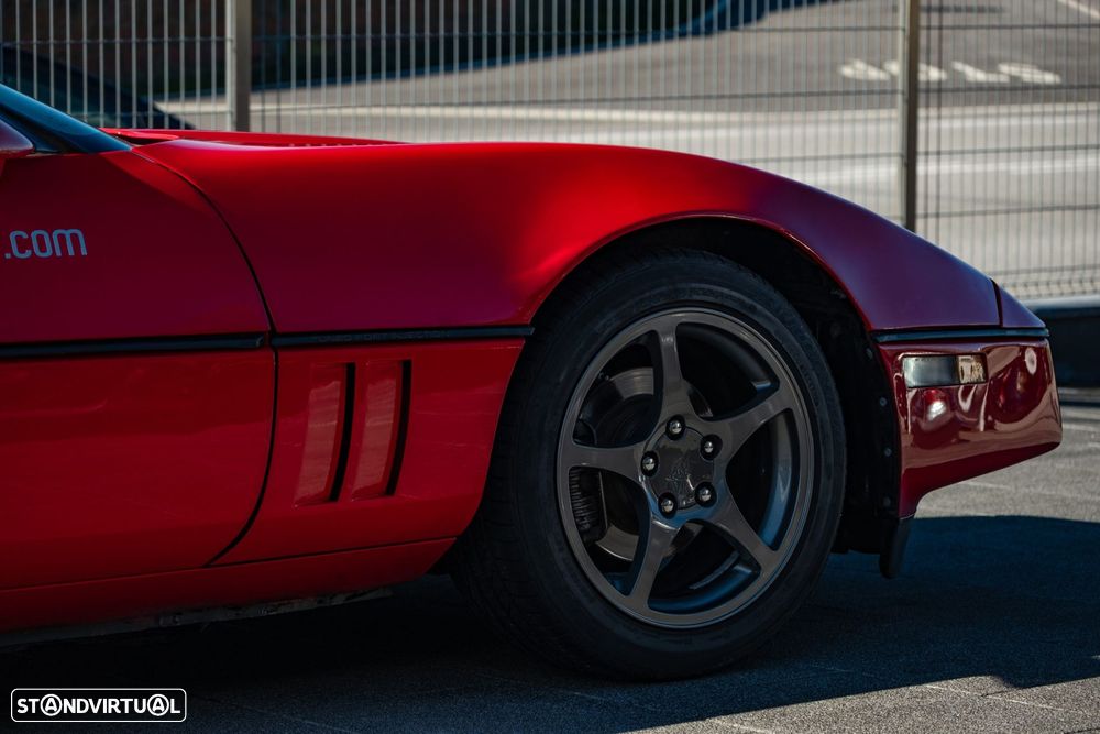 Chevrolet Corvette - 10