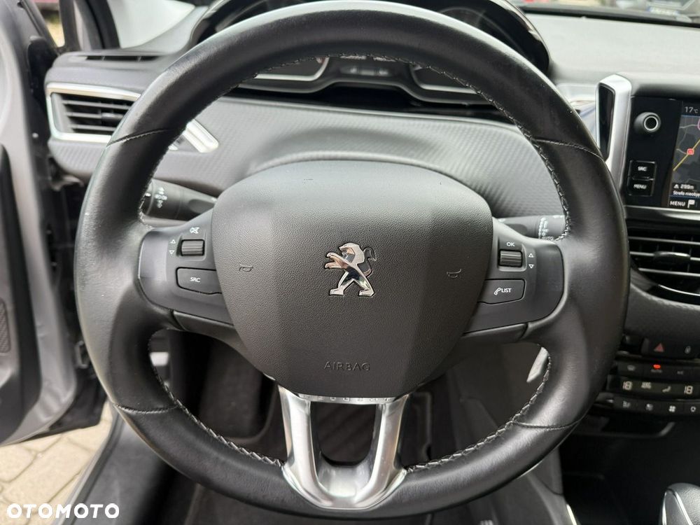 Peugeot 208 - 16