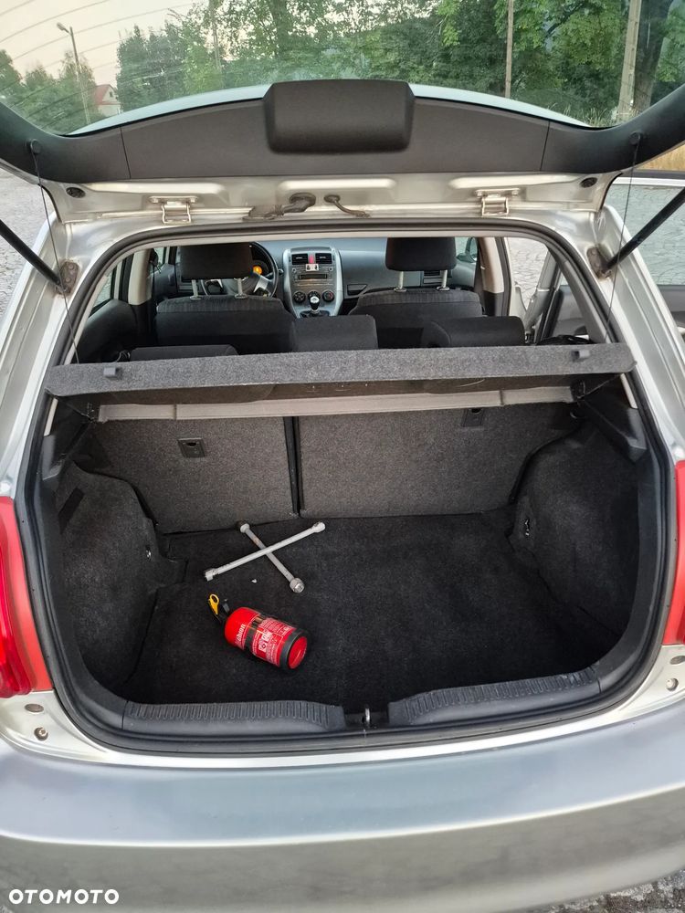 Toyota Auris 1.4 D-4D Terra - 8