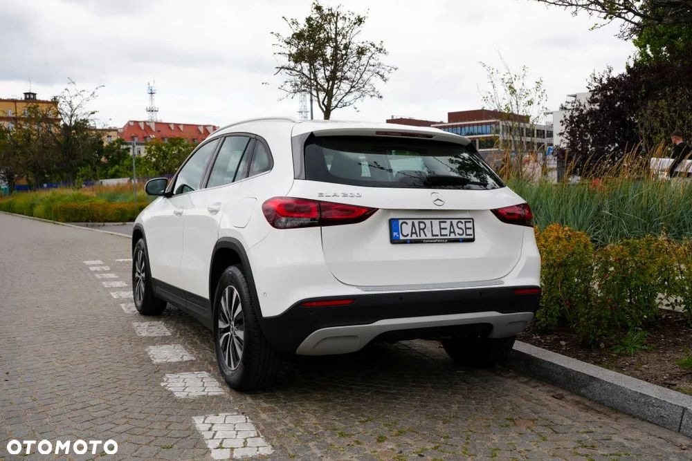 Mercedes-Benz GLA 200 Business Edition - 6