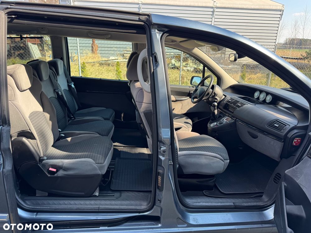 Citroën C8 2.0 16V Confort - 32