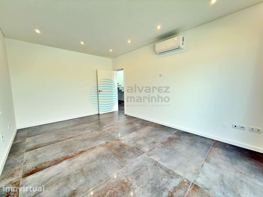 Moradia T4 com Vista Mar, Piscina e Acabamentos Premium - Grande imagem: 5/60