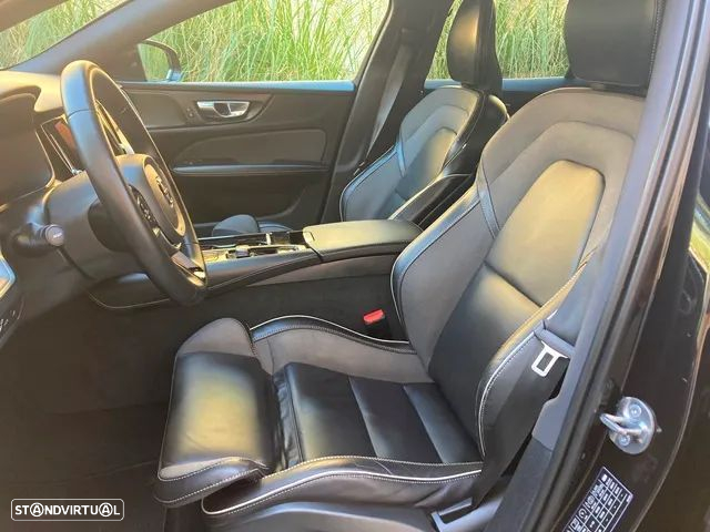 Volvo V60 2.0 T6 AWD TE Plus Dark - 32