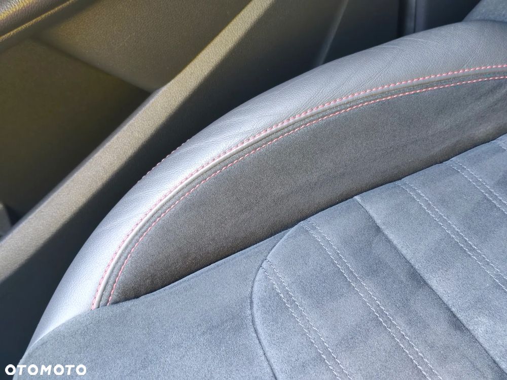 Ford Kuga 2.0 TDCi AWD ST-Line - 36