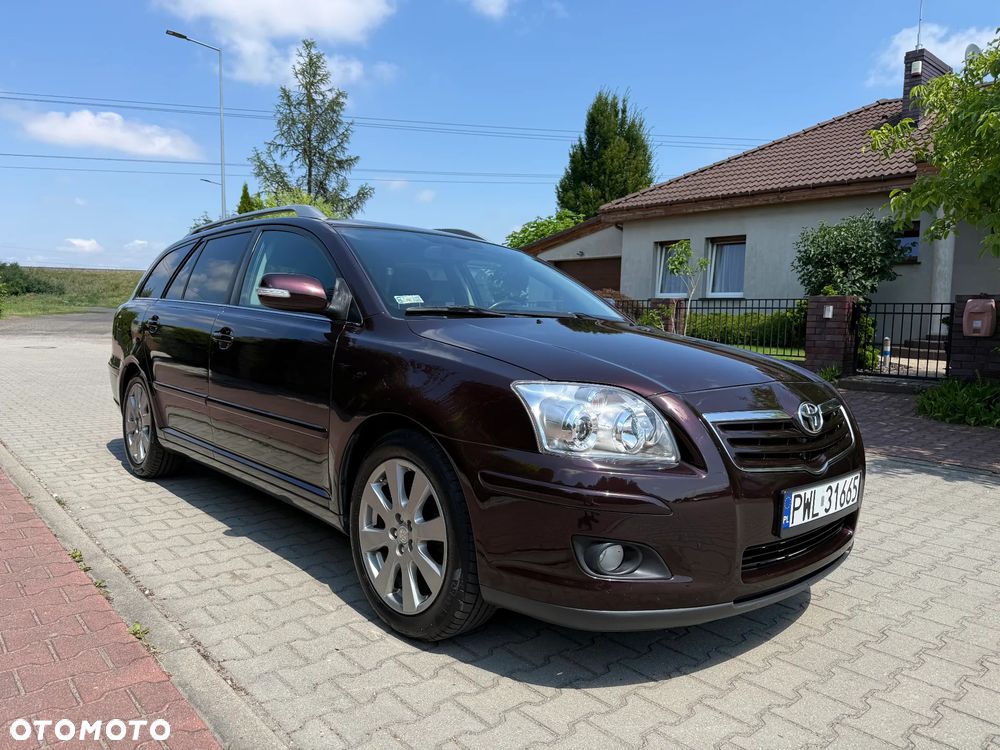 Toyota Avensis 2.0 D-4D - 16