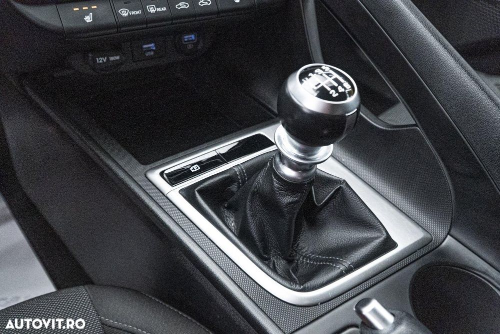 Hyundai Elantra 1.6 l 123 CP 6MT Highway - 33