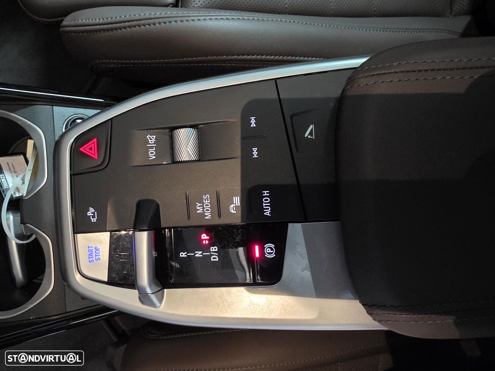 BMW iX2 eDrive20 Pack Desportivo M Pro - 29