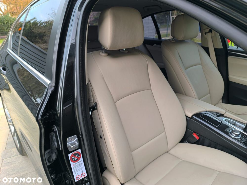 BMW Seria 5 520d xDrive - 21