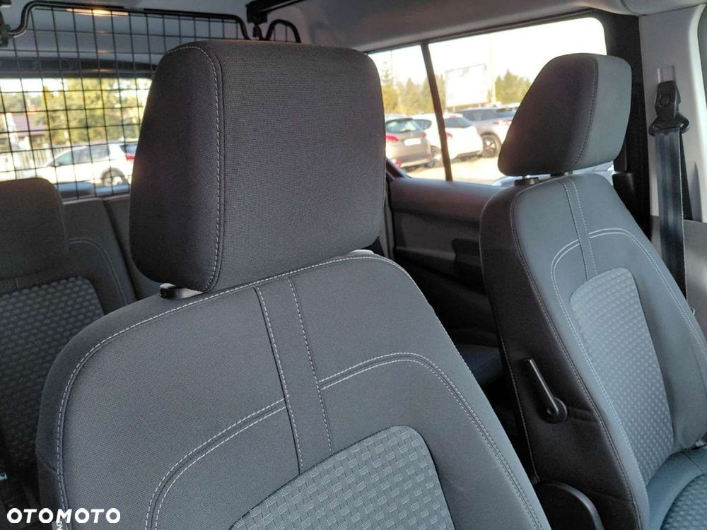 Ford Transit Connect - 17