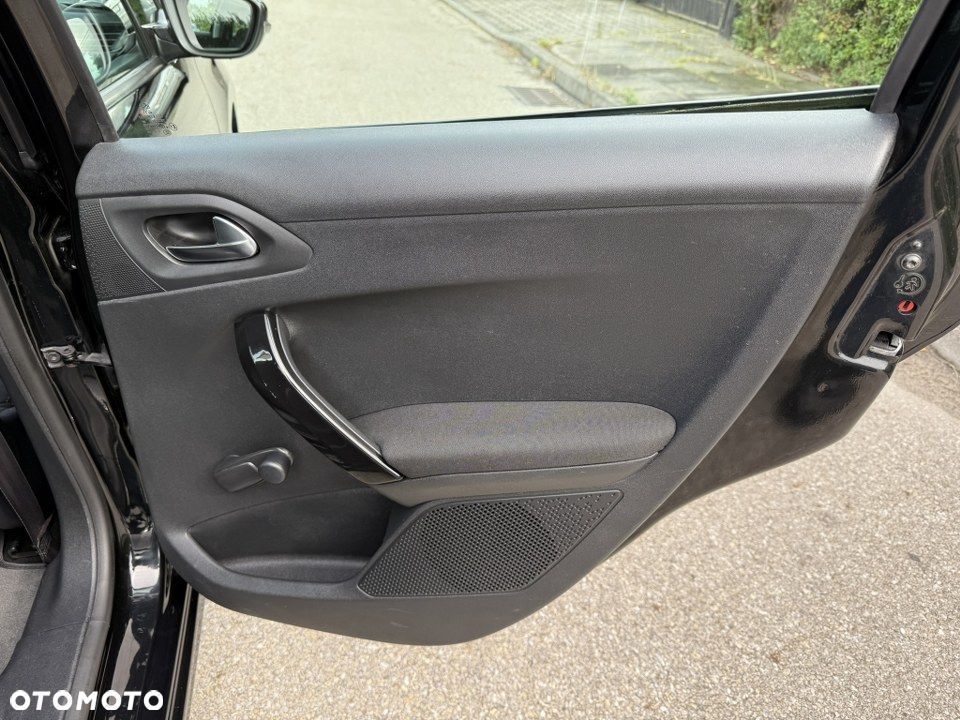 Peugeot 208 1.2 PureTech Allure - 35