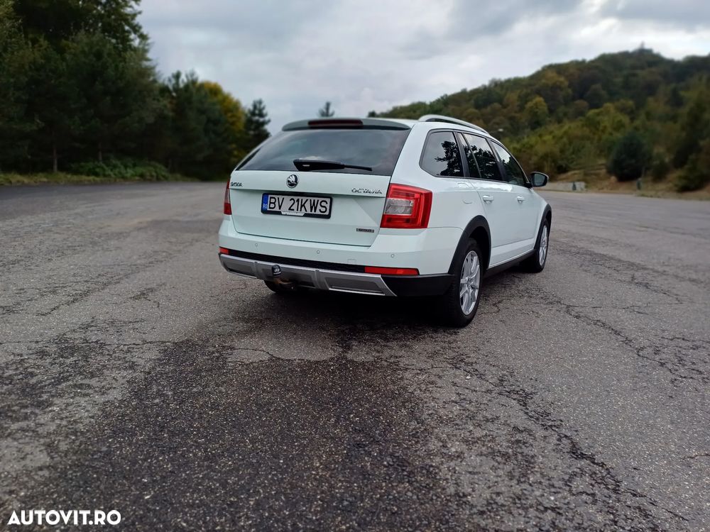 Skoda Octavia Combi Diesel 2.0 TDI 4X4 DSG Scout - 10