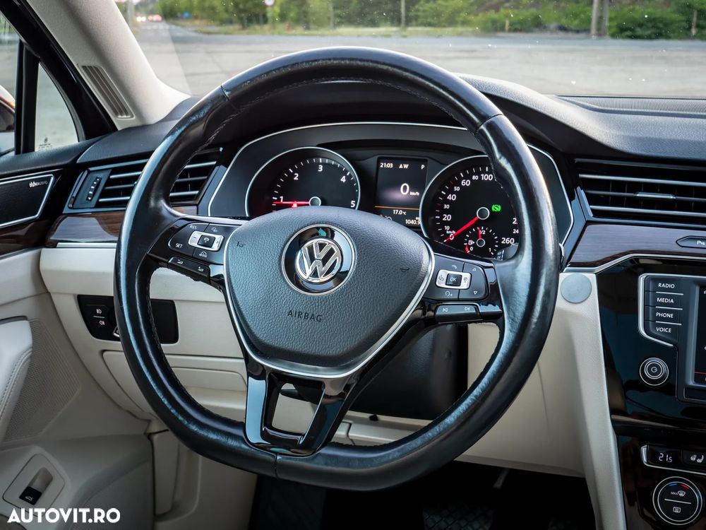 Volkswagen Passat 2.0 TDI DSG 4Motion Highline - 14