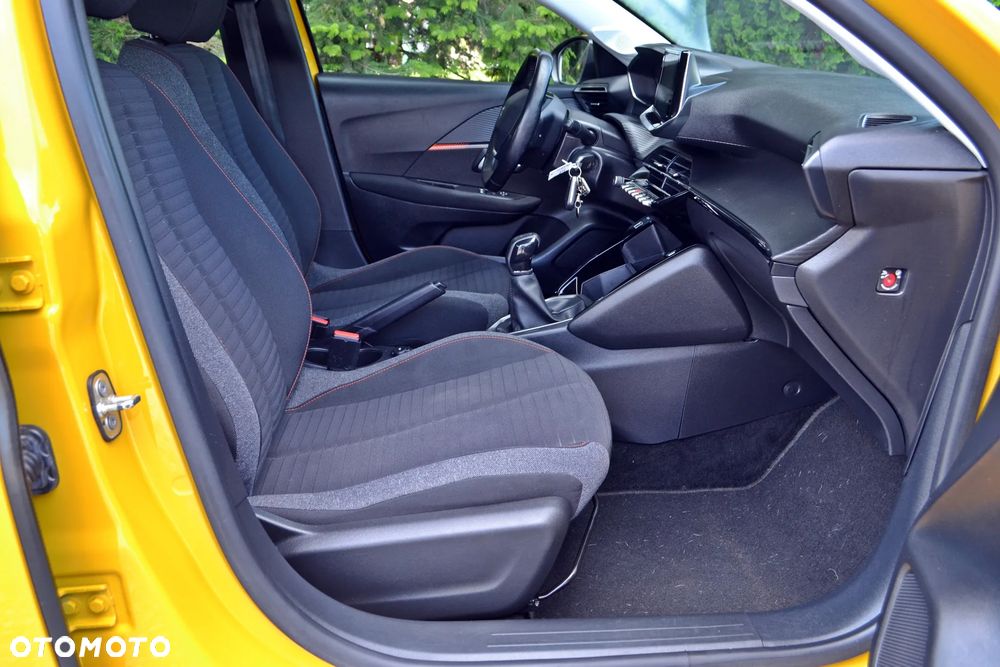 Peugeot 208 - 23