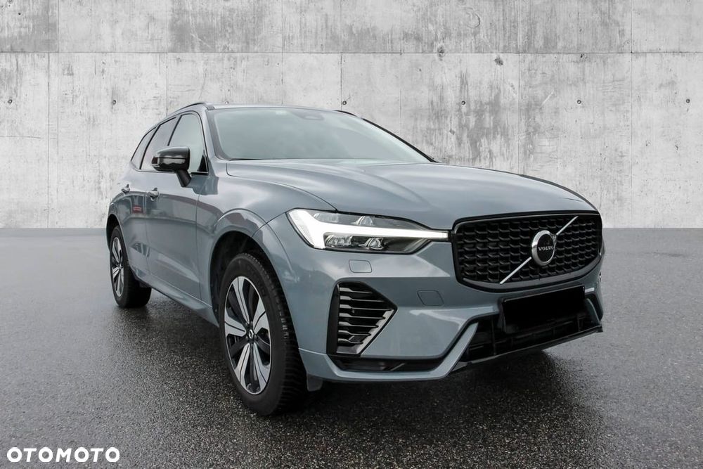 Volvo XC 60 T6 Plug-In Hybrid AWD Plus Dark - 2