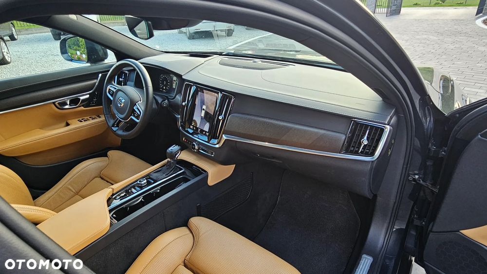 Volvo V90 Cross Country - 26