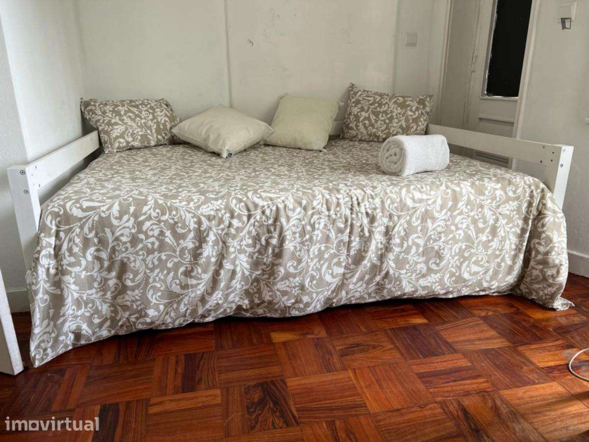 Quarto - localizado em Paranhos Porto - Grande imagem: 4/39
