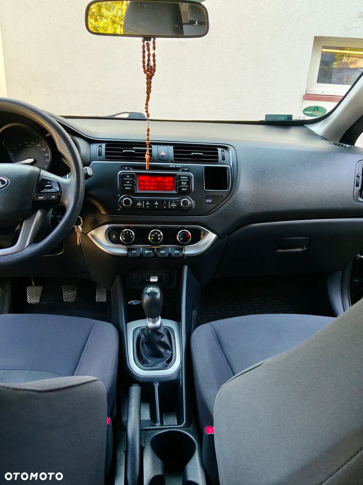Kia Rio - 24