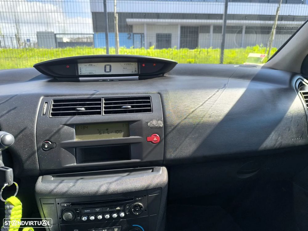 Citroën C4 1.6 HDi VTR - 9