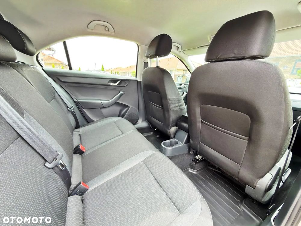 Skoda RAPID - 13