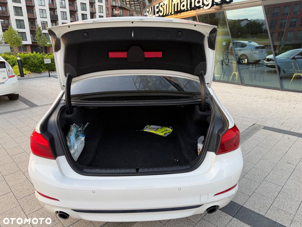 BMW Seria 5 518d Sport Line - 7