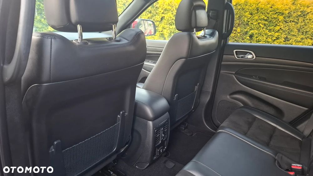 Jeep Grand Cherokee - 35