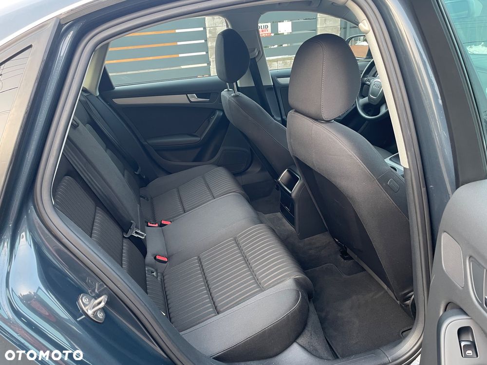 Audi A4 Limousine - 14