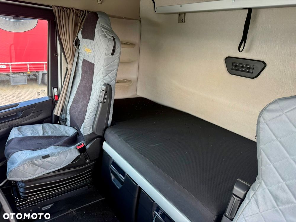 Iveco S-Way 490 - 11