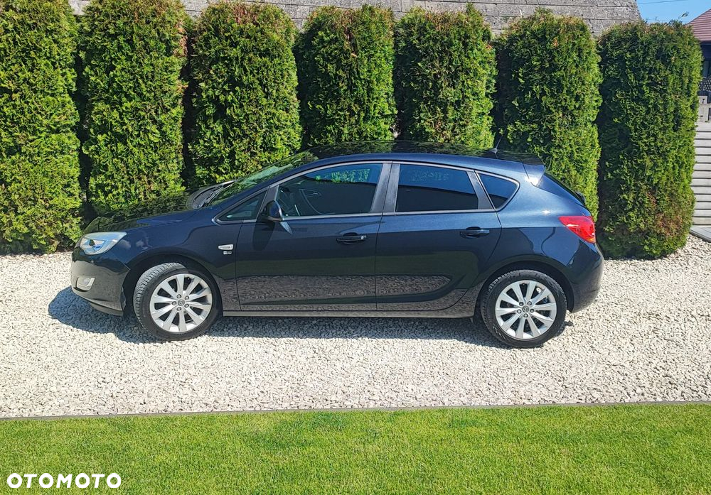 Opel Astra 1.4 Turbo 150 Jahre - 6