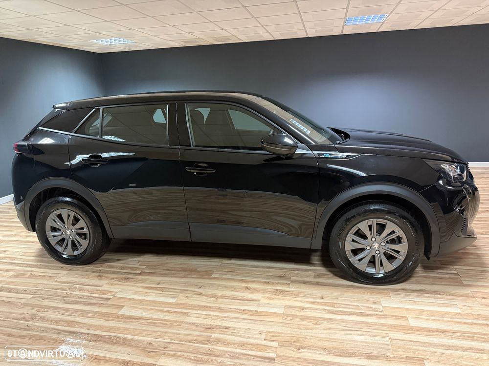 Peugeot e-2008 Allure - 8