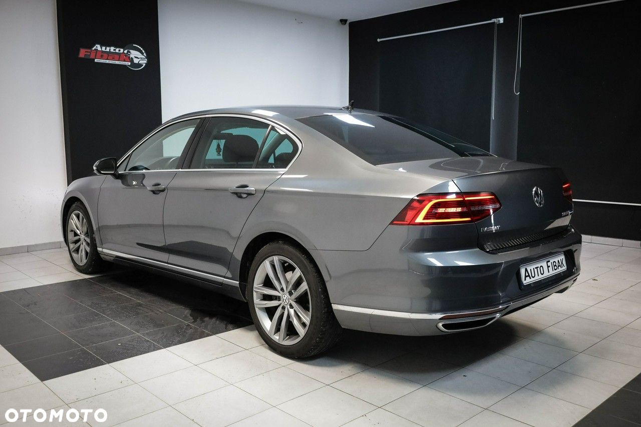 Volkswagen Passat - 7