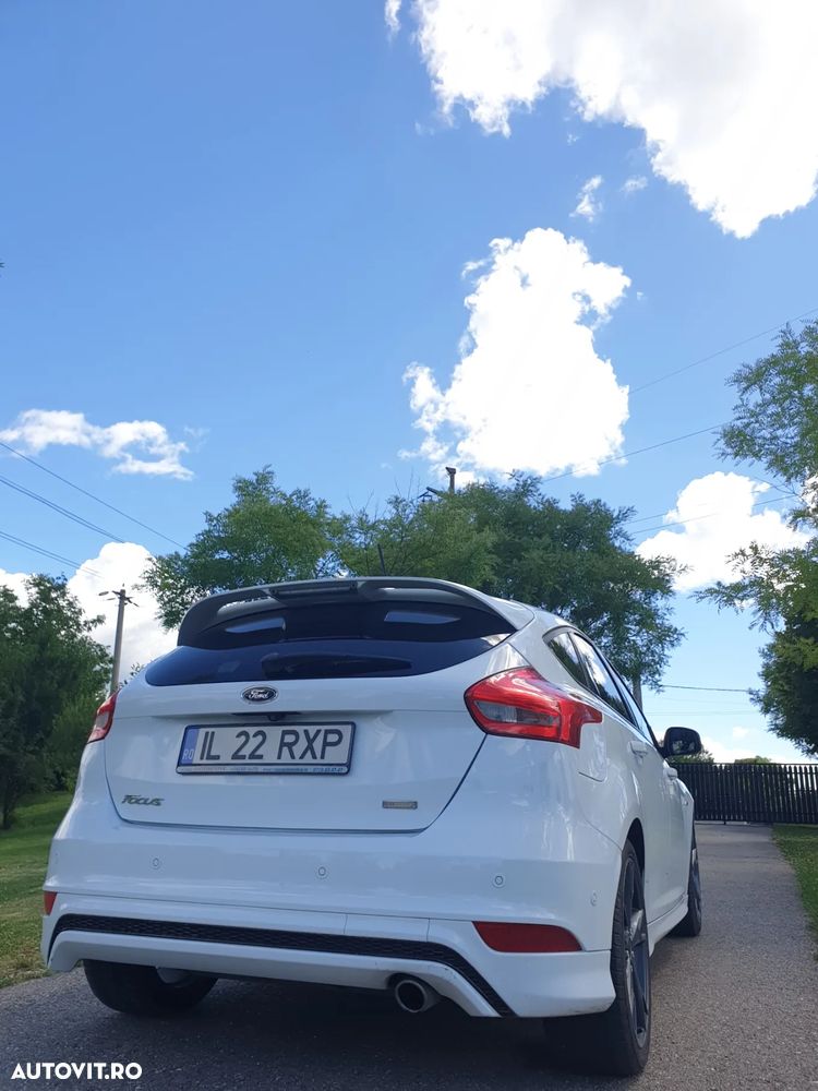 Ford Focus 1.5 Ecoboost ST-Line - 2