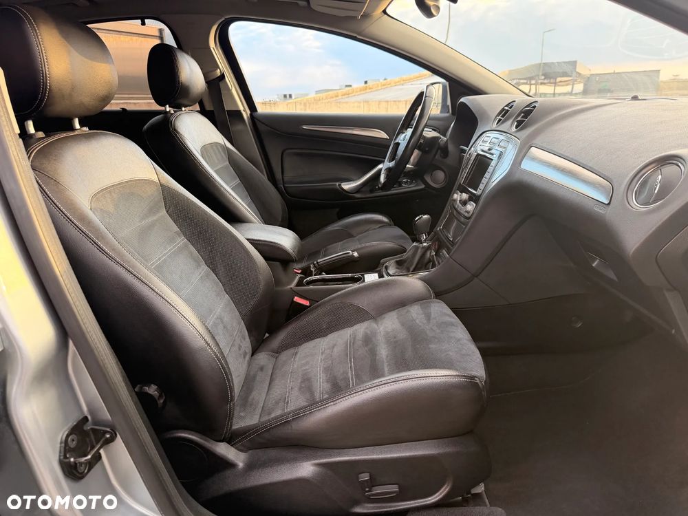 Ford Mondeo 2.5 Titanium S - 16