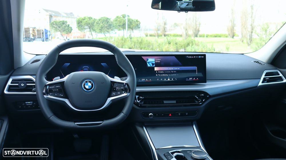 BMW 330 e Auto - 27