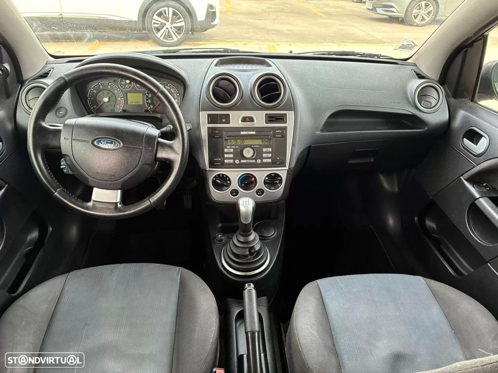 Ford Fiesta 1.25 Trend - 17
